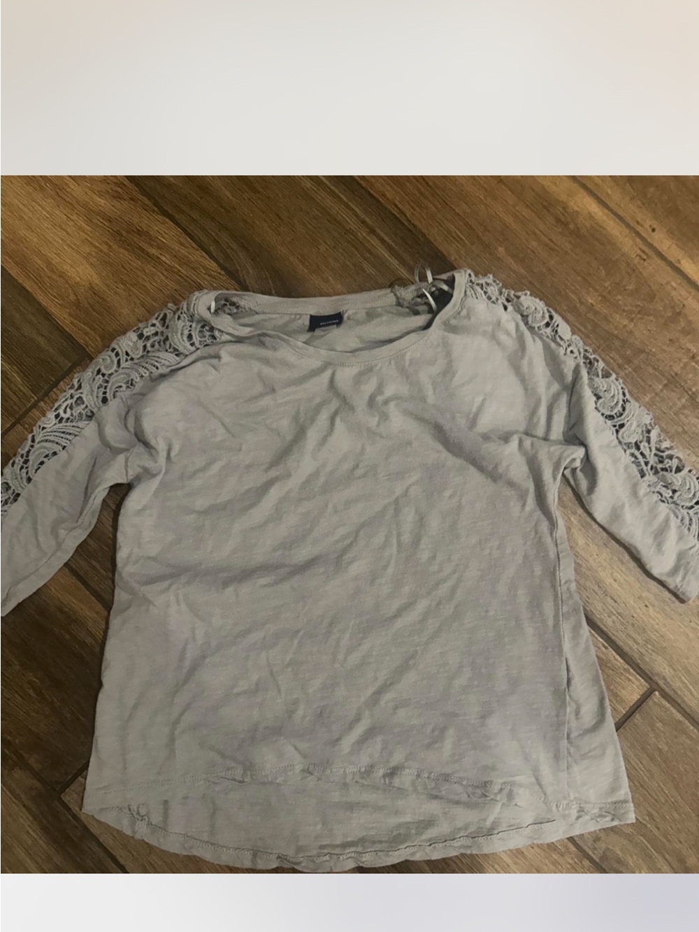 Basic Edition Light Gray Lace-Shoulder Long Sleeve Tee